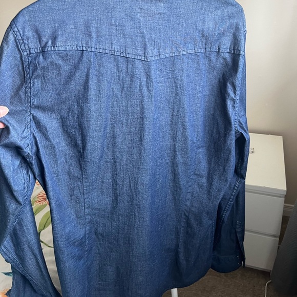 GUESS DENIM STYLE MENS BUTTON UP - Picture 4 of 4
